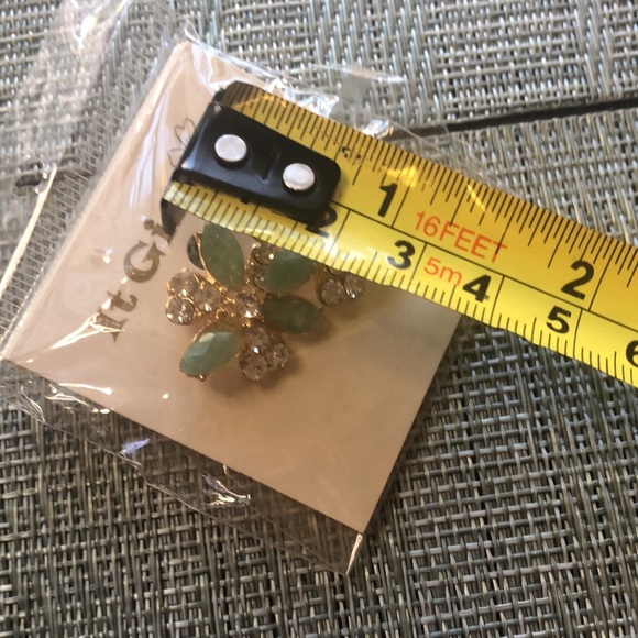 #110 Sparkly Gold and Stone Flower Earrings - Picture 4 of 11